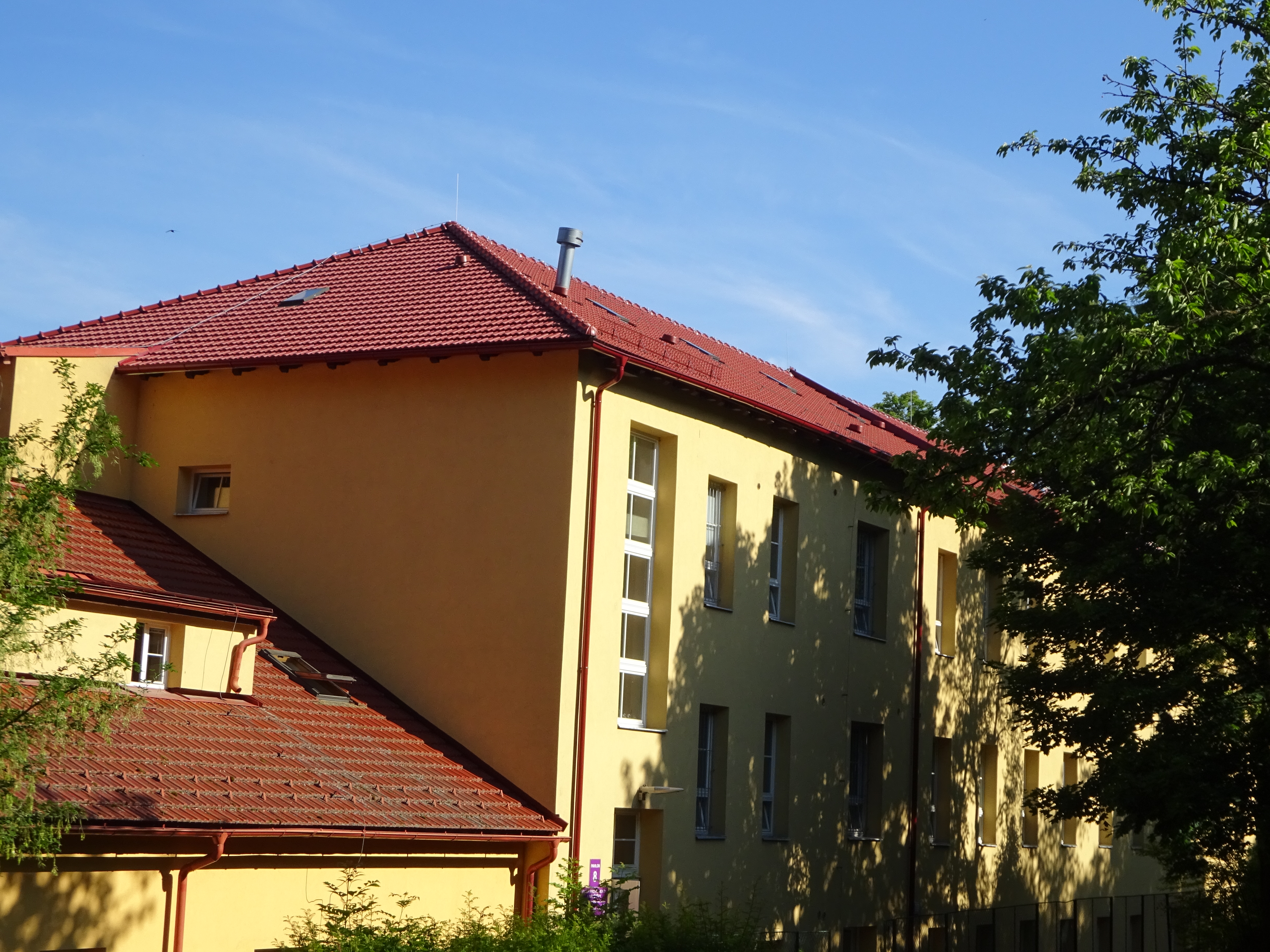 Oprava střechy pavilonu 8 a Oprava střechy výměníku